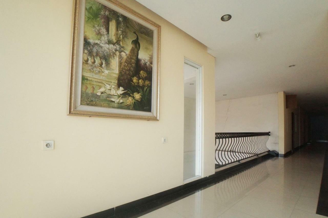 Reddoorz Plus Near Green Pramuka Square Mall Jakarta Kültér fotó